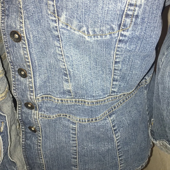 Jean jacket - Picture 2 of 4